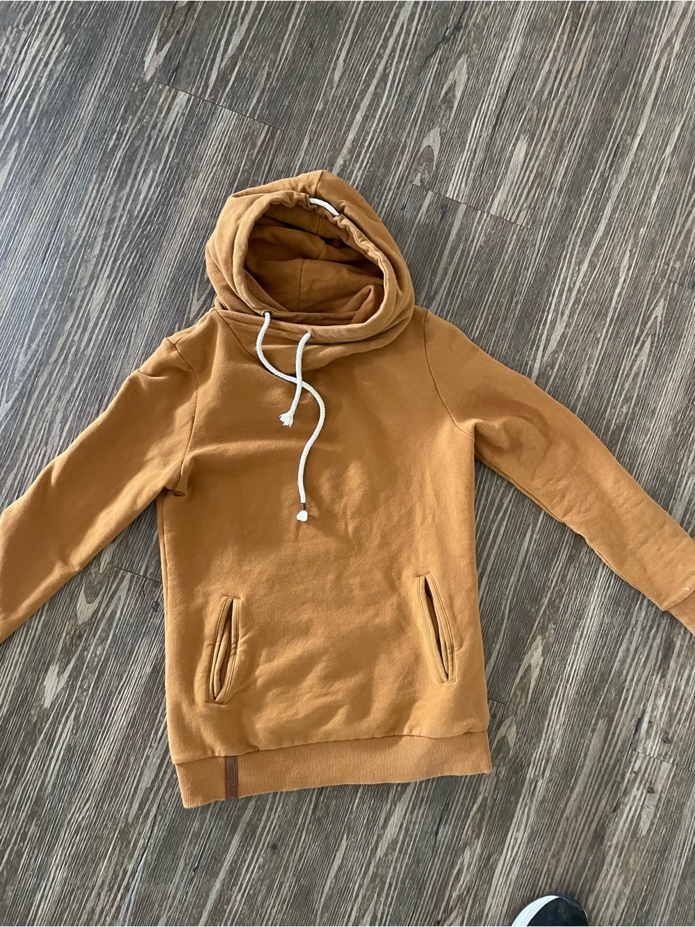 AMPERSAND AVE Womens Hooded Pullover in Caramel